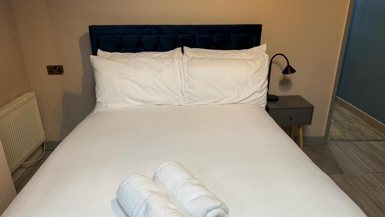 One Bedroom Apartment In Walsall Sleeps 4 Free Wifi By Villazu Bloxwich Esterno foto
