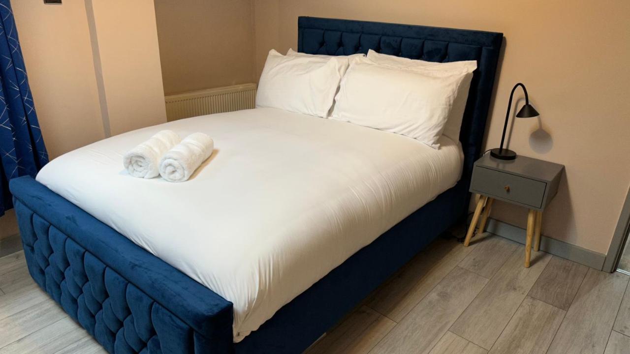 One Bedroom Apartment In Walsall Sleeps 4 Free Wifi By Villazu Bloxwich Esterno foto