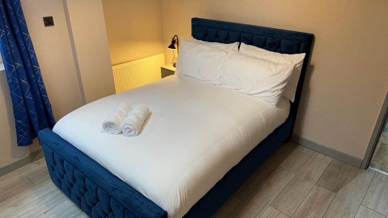 One Bedroom Apartment In Walsall Sleeps 4 Free Wifi By Villazu Bloxwich Esterno foto